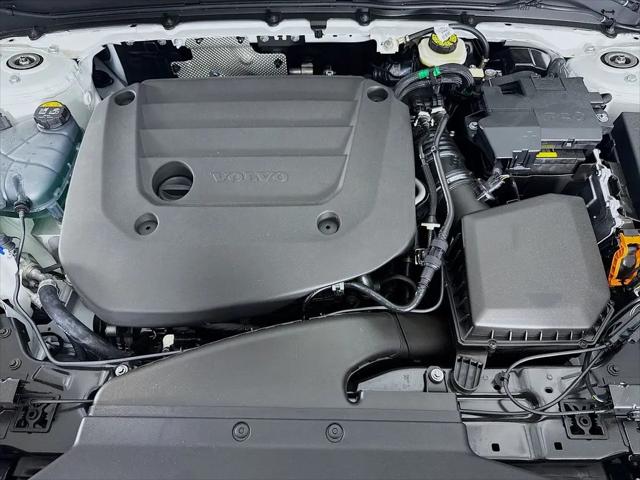 2026 Volvo XC40 Plus, B5 AWD Gas (mild hybrid), Dark