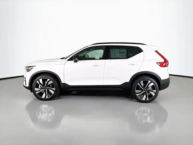 2026 Volvo XC40 Ultra, B5 AWD Gas (mild hybrid), Dark