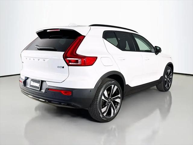 2026 Volvo XC40 Ultra, B5 AWD Gas (mild hybrid), Dark