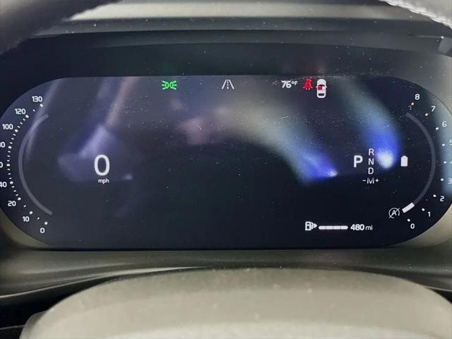 2026 Volvo XC40 Ultra, B5 AWD Gas (mild hybrid), Dark