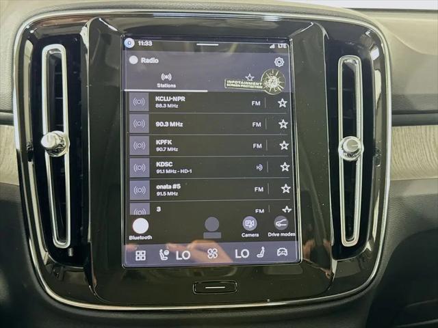 2026 Volvo XC40 Ultra, B5 AWD Gas (mild hybrid), Dark