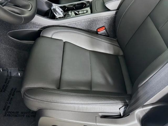2026 Volvo XC40 Ultra, B5 AWD Gas (mild hybrid), Dark