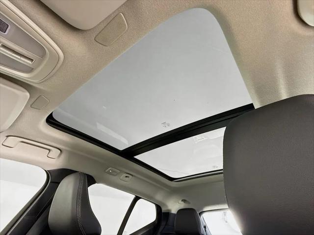 2026 Volvo XC40 Ultra, B5 AWD Gas (mild hybrid), Dark