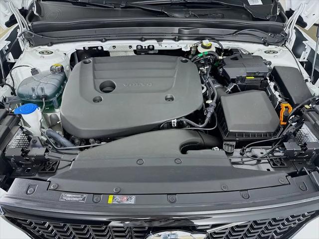 2026 Volvo XC40 Ultra, B5 AWD Gas (mild hybrid), Dark