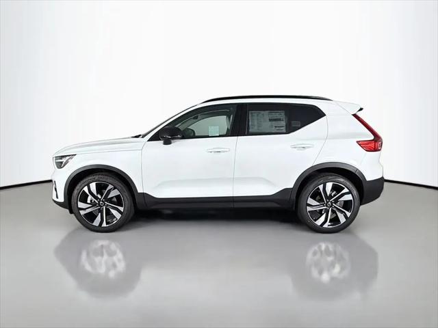 2026 Volvo XC40 Plus, B5 AWD Gas (mild hybrid), Dark