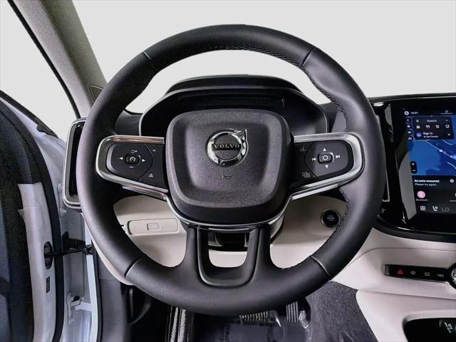 2026 Volvo XC40 Plus, B5 AWD Gas (mild hybrid), Dark