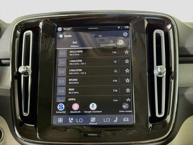 2026 Volvo XC40 Plus, B5 AWD Gas (mild hybrid), Dark