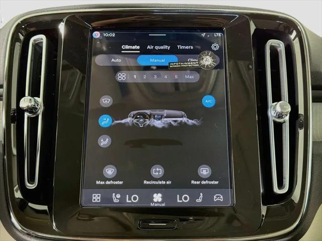 2026 Volvo XC40 Plus, B5 AWD Gas (mild hybrid), Dark
