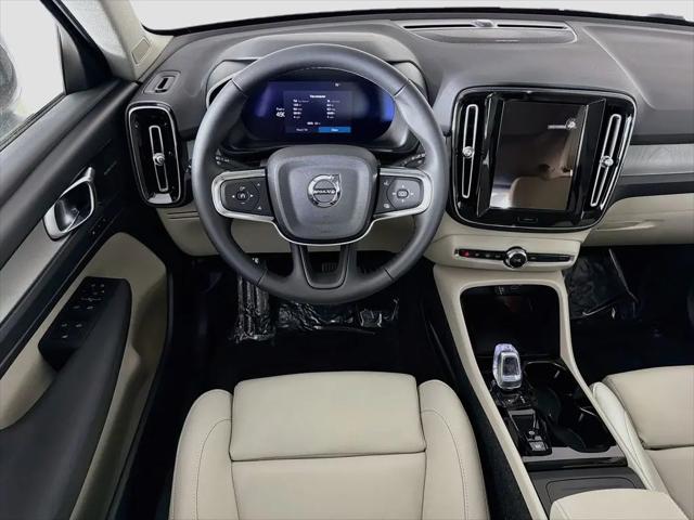 2026 Volvo XC40 Plus, B5 AWD Gas (mild hybrid), Dark