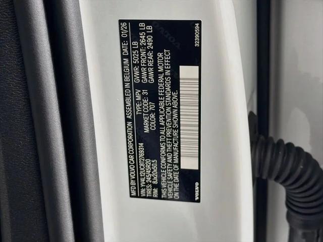 2026 Volvo XC40 Plus, B5 AWD Gas (mild hybrid), Dark