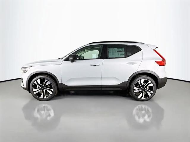 2026 Volvo XC40 Plus, B5 AWD Gas (mild hybrid), Dark