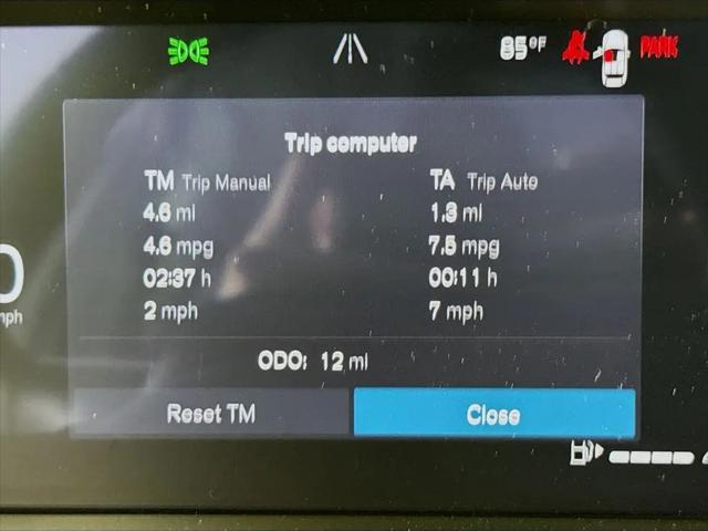 2026 Volvo XC40 Plus, B5 AWD Gas (mild hybrid), Dark
