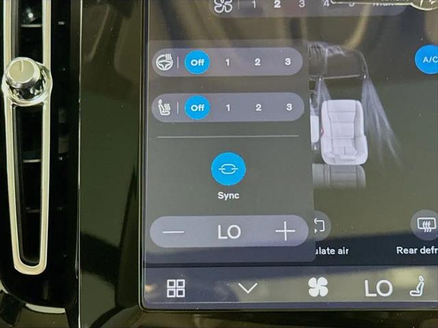 2026 Volvo XC40 Plus, B5 AWD Gas (mild hybrid), Dark
