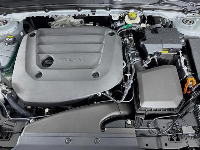 2026 Volvo XC40 Plus, B5 AWD Gas (mild hybrid), Dark