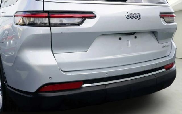 2023 Jeep Grand Cherokee L Laredo 4x2