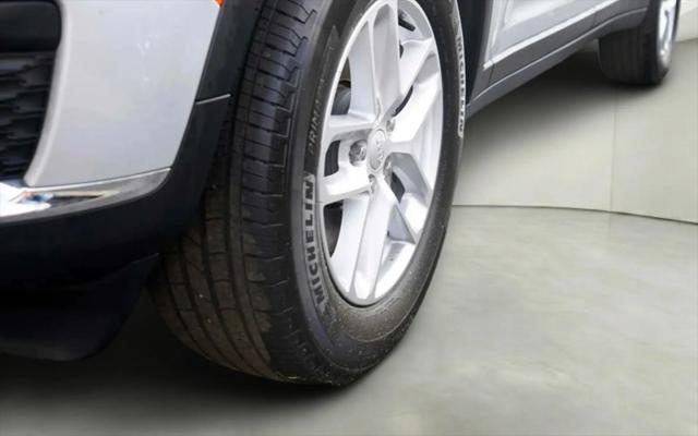 2023 Jeep Grand Cherokee L Laredo 4x2