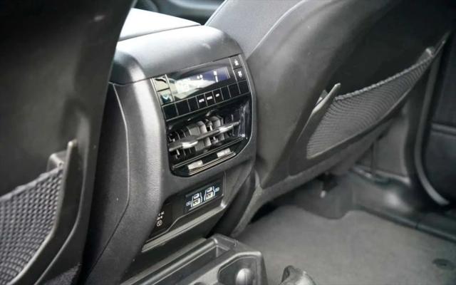 2023 Jeep Grand Cherokee L Laredo 4x2