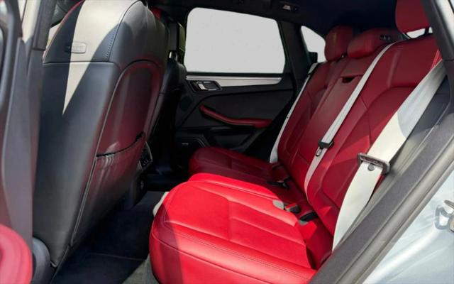 2022 Porsche Macan Base