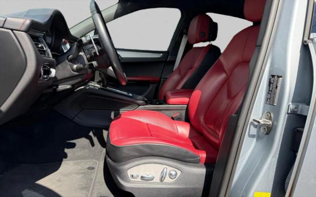 2022 Porsche Macan Base