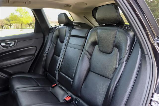 2021 Volvo XC60 T6 Momentum