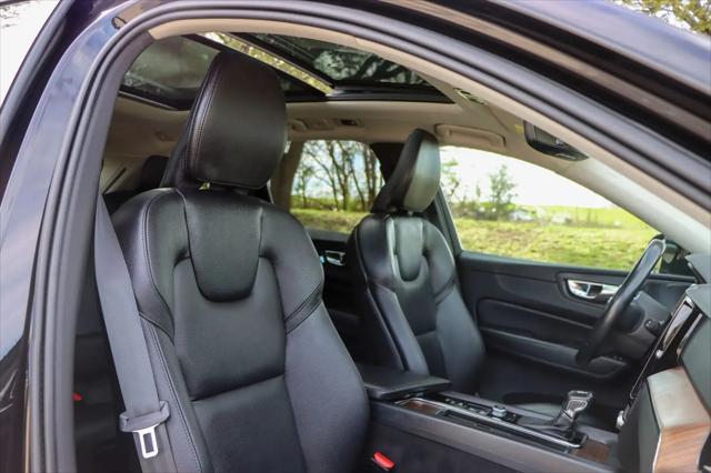 2021 Volvo XC60 T6 Momentum