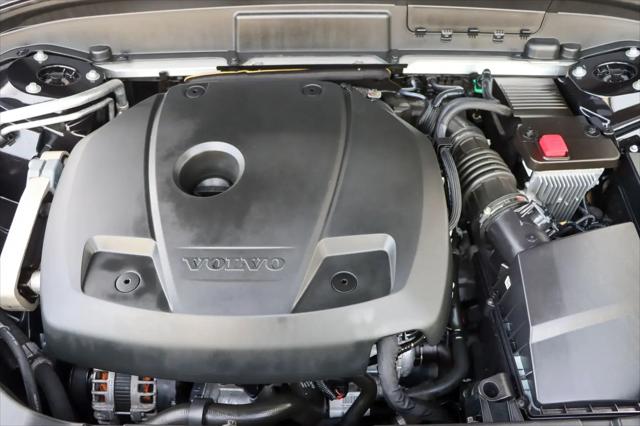 2021 Volvo XC60 T6 Momentum