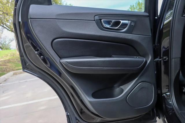 2021 Volvo XC60 T6 Momentum