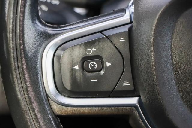 2021 Volvo XC60 T6 Momentum