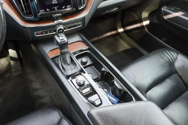 2021 Volvo XC60 T6 Momentum