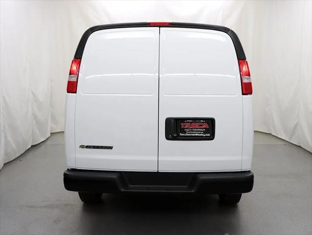 2026 Chevrolet Express Cargo Van 2500 Regular Wheelbase, WT, RWD