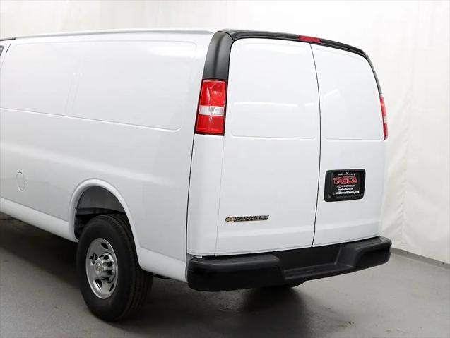2026 Chevrolet Express Cargo Van 2500 Regular Wheelbase, WT, RWD