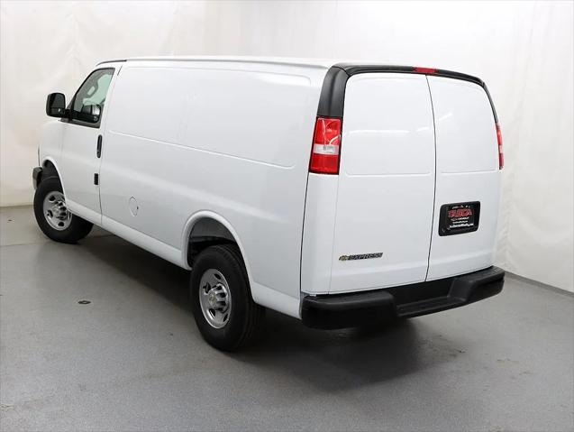 2026 Chevrolet Express Cargo Van 2500 Regular Wheelbase, WT, RWD