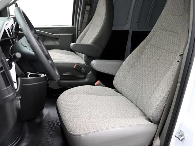 2026 Chevrolet Express Cargo Van 2500 Regular Wheelbase, WT, RWD