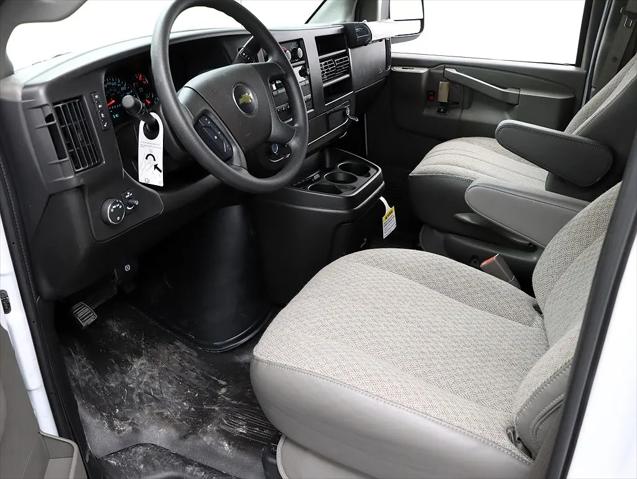 2026 Chevrolet Express Cargo Van 2500 Regular Wheelbase, WT, RWD