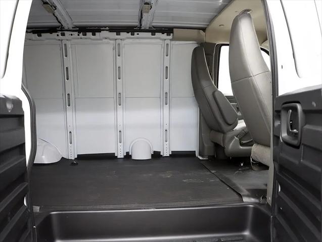 2026 Chevrolet Express Cargo Van 2500 Regular Wheelbase, WT, RWD