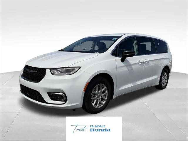 2024 Chrysler Pacifica Touring L for sale in Palmdale, CA