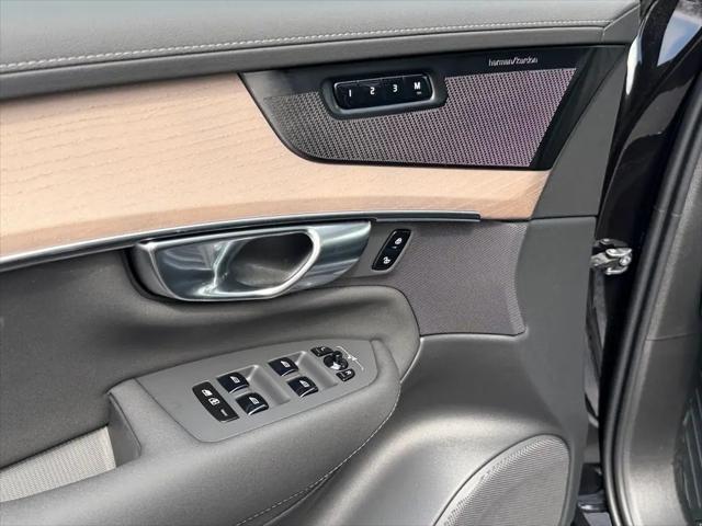 2026 Volvo XC90 Plus, B6 AWD Gas (mild hybrid), Gasoline, Bright, 7 Seats