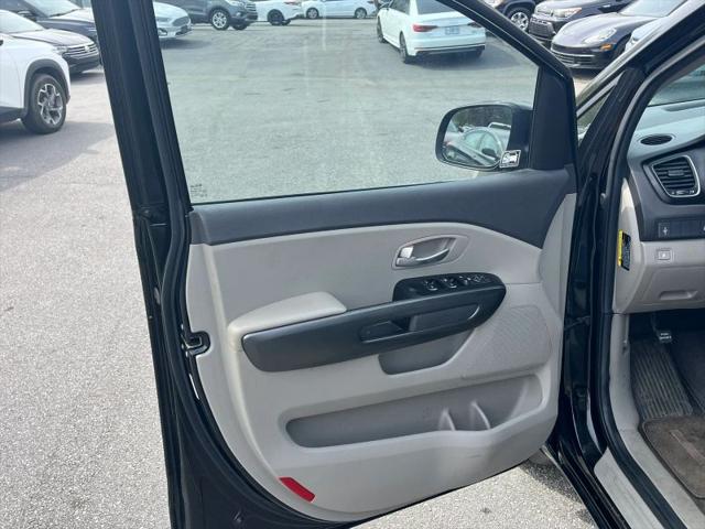 2016 Kia Sedona L