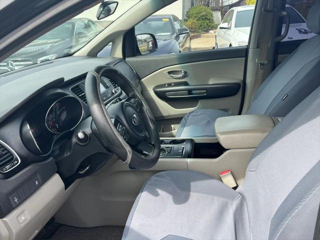 2016 Kia Sedona L