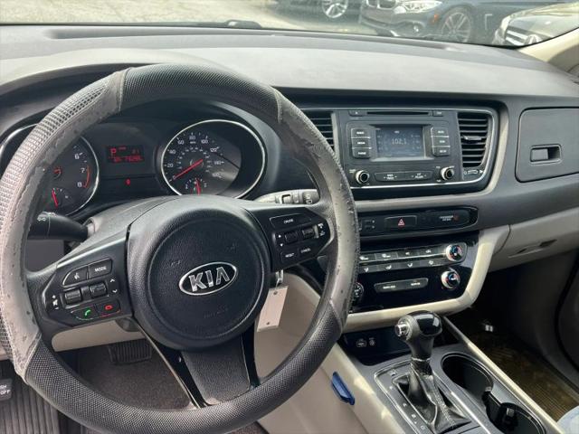 2016 Kia Sedona L