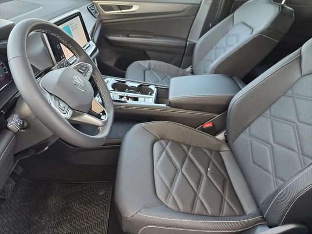 2026 Volkswagen Atlas Cross Sport SE with Technology
