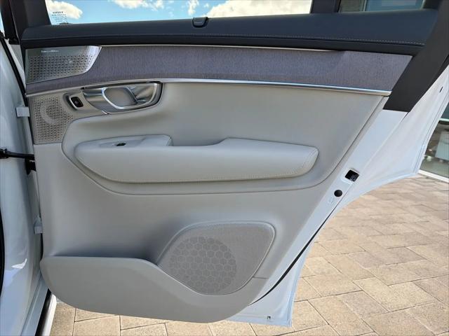 2026 Volvo XC90 Plug-In Hybrid Ultra, T8 AWD, Electric/Gasoline, Bright, 7 Seats
