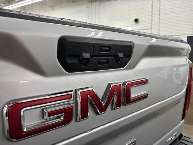 2022 GMC Sierra 3500HD 4WD Crew Cab Standard Bed SLT