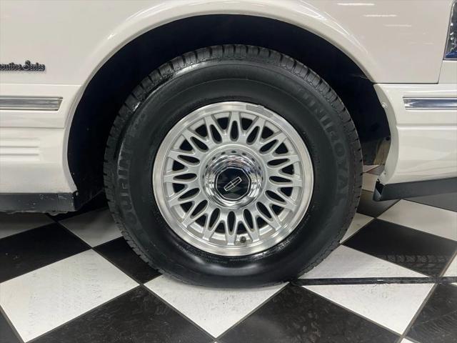 1997 Lincoln Town Car Executive
