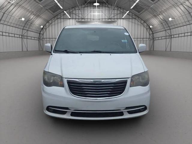 2014 Chrysler Town & Country S