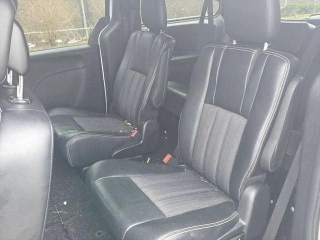 2014 Chrysler Town & Country S