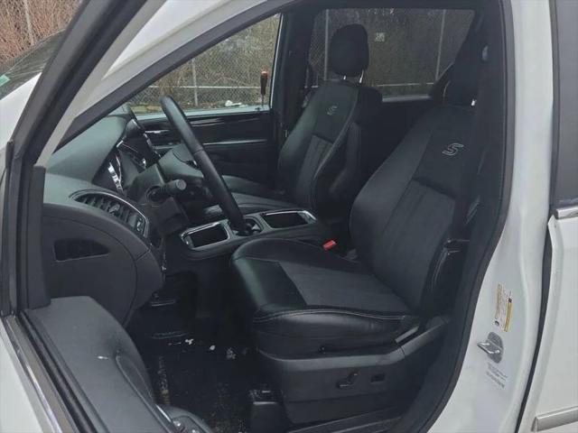 2014 Chrysler Town & Country S