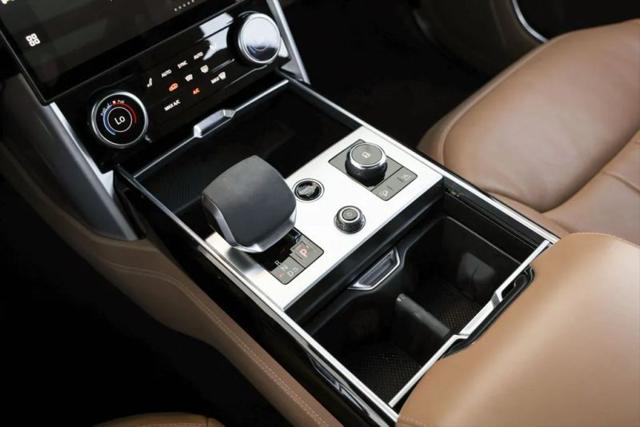 2023 Land Rover Range Rover P530 SE