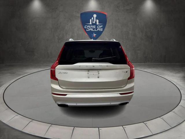 2016 Volvo XC90 T6 Momentum