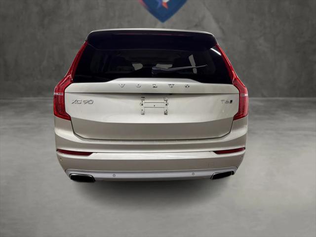 2016 Volvo XC90 T6 Momentum